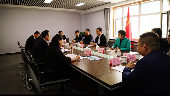 崇信县县委书记王锦一行到访乐竞（中国）文旅集团