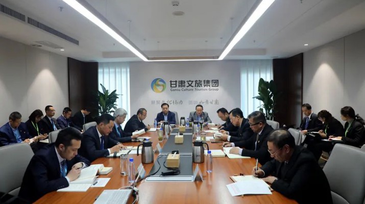 主题教育丨深刻领悟创新理论伟力 凝聚奋进担当强大力量——乐竞（中国）文旅集团主题教育专题读书班开班