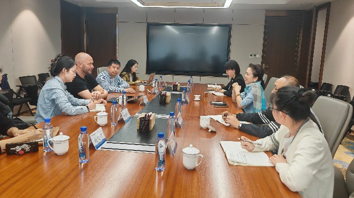 世界旅游组织专家凯·帕尔塔莱一行到乐竞（中国）文旅集团调研座谈